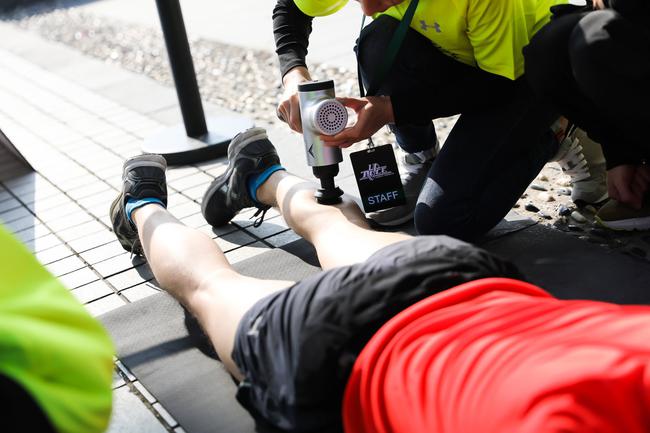 UA RACE赛后拉伸和放松