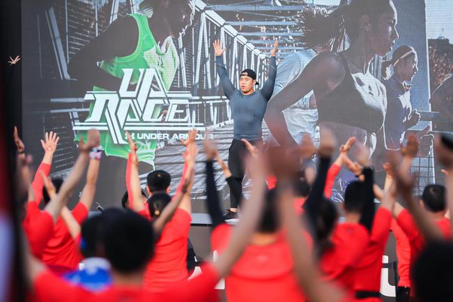 2019 UA RACE 10公里竞速跑现场气氛火热