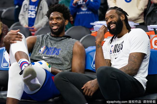 赛前小乔丹与恩比德热聊