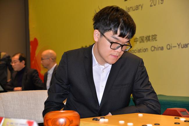 柯洁等“95后00前”代出生的棋手仍旧是目前中国围棋的中坚力量