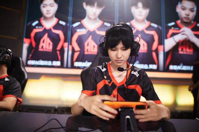 成都ag超玩会遭遇晋级危机剩余三场不容有失