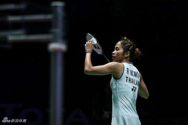 的羽毛球俱乐部长大,6岁那一年,来自中国的谢芝华教练来到该俱乐部后