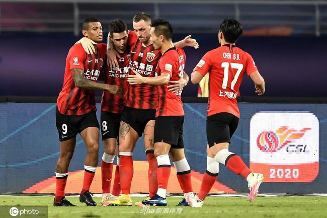上港2-1逆转