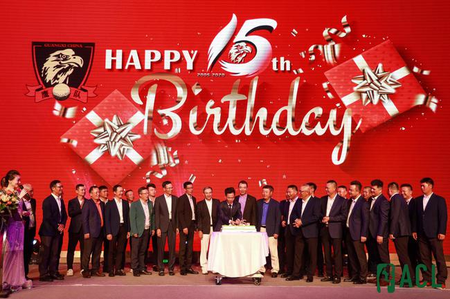 各个球队为承办方广西鹰队祝贺15岁生日