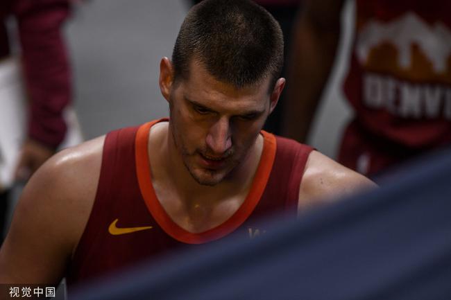 布克与约基奇的巅峰对决谁将主宰赛场风云