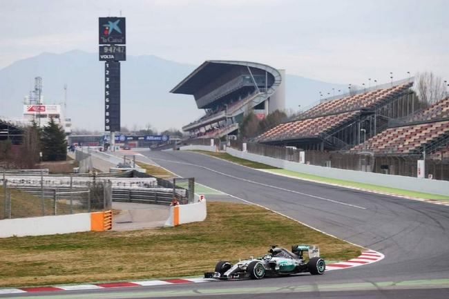 传F1下赛季的季前测试考虑在两条赛道举办