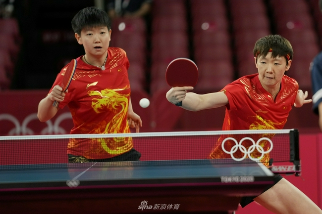 东京奥运会乒乓球男女团体8强：中国男团对法国女团对新加坡