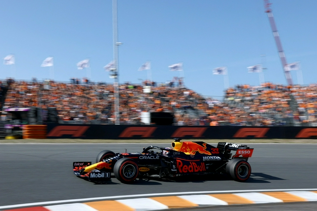 维斯塔潘主场夺杆位2021年f1荷兰大奖赛排位赛9月4日晚在赞德沃特赛道