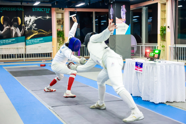 第六届仲满杯击剑赛落幕三个剑种近60人参赛