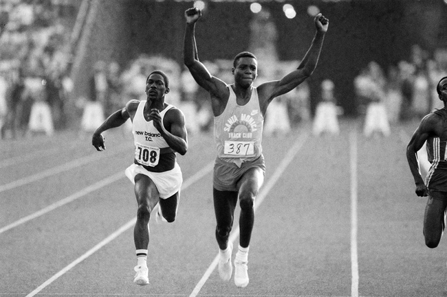 埃米特-金（左）在赫尔辛基世锦赛上获得了男子100米的铜牌
