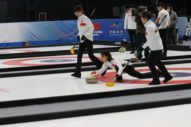 冰壶奥运选拔赛梅杰队打赢性别大战韩雨队告负