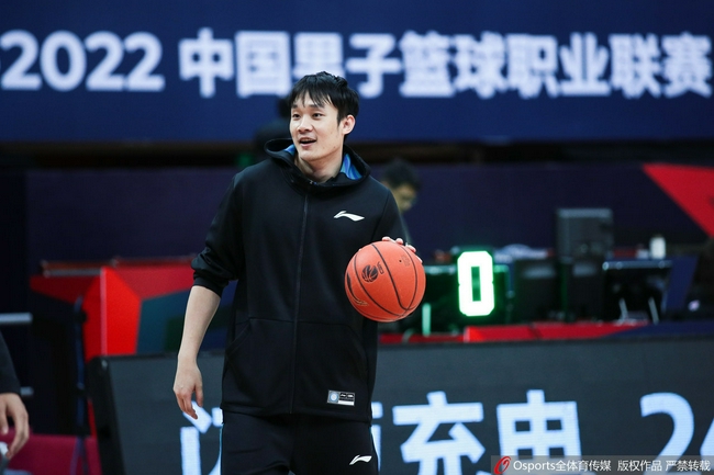 山东队启程赴长春,丁彦雨航等3名球员却留守济南 ? 山东队启程赴长春,丁彦雨航等3名球员却留守济南 ?