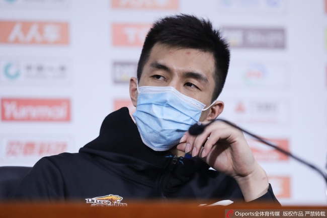 郭艾伦:最近没参加发布会可能是杨导嫌我碎嘴 郭艾伦:最近没参加发布会可能是杨导嫌我碎嘴