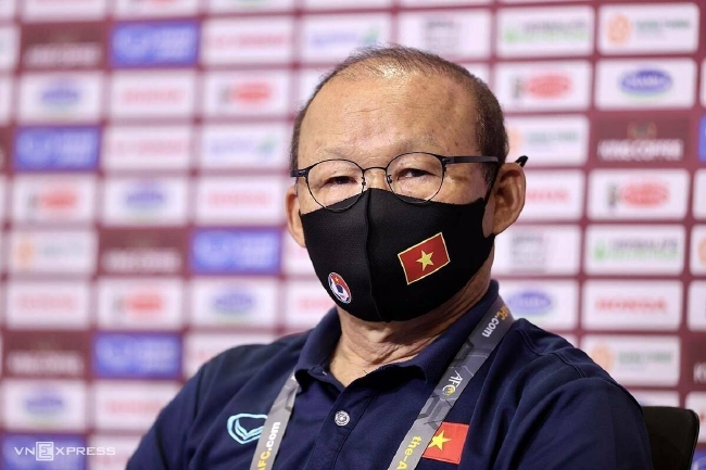越南队主教练：还没拿分很抱歉 会尽最大努力回报球迷！