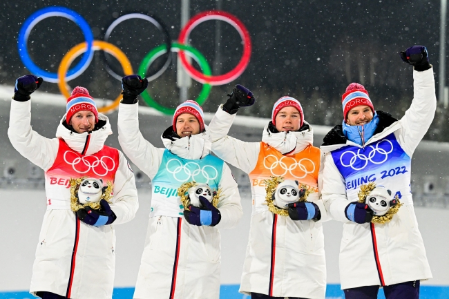 挪威代表团夺得他们在北京冬奥会的第14枚金牌追平了记载