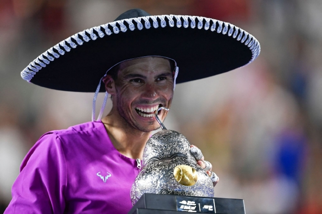 35岁的纳达尔用实力说话证明自己是2022赛季ATP最“硬”的冠军