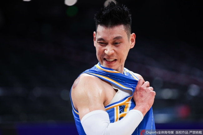 只打5分钟0分1板1助攻 林书豪被摁在板凳上 只打5分钟0分1板1助攻 林书豪被摁在板凳上