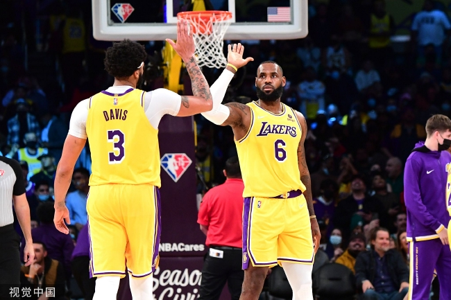 浓眉与詹姆斯的组合效应：NBA新时代双人组的化学反应