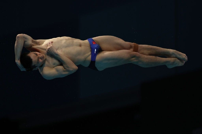 游泳世锦赛男子3米板预赛王宗源第一 曹缘连续失误第三晋级！