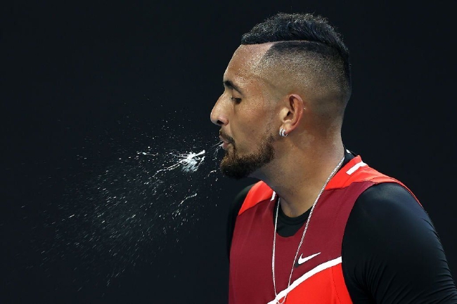 克耶高斯向球迷吐口水收罚单缴罚款总额35万美元