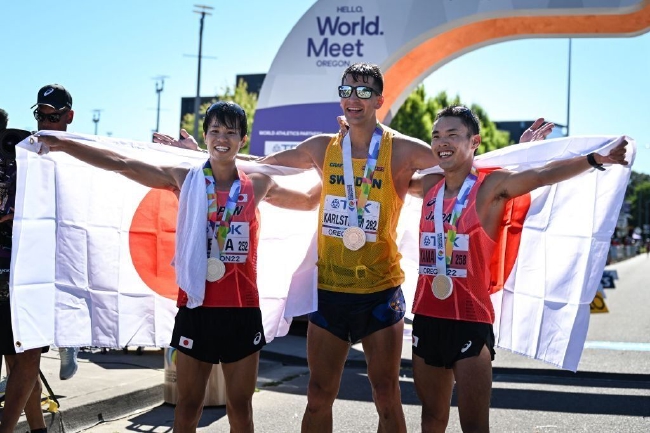 日本包揽男子20公里竞走金银牌