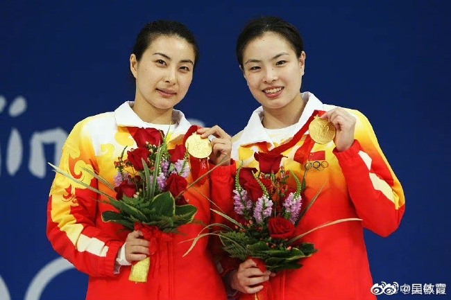 吴敏霞发与郭晶晶比赛照 庆祝北京奥运卫冕14周年！