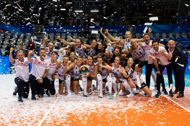克罗地亚女排在2022年国际排联挑战者杯荣膺冠军