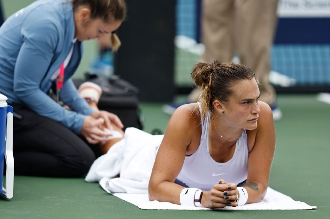 萨巴伦卡小腿受伤三盘不敌维基奇无缘四强