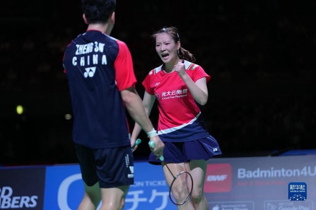 2022年世界羽联丹麦赛雅思德比战获胜夺冠 凡尘横扫赢球称雄女双！