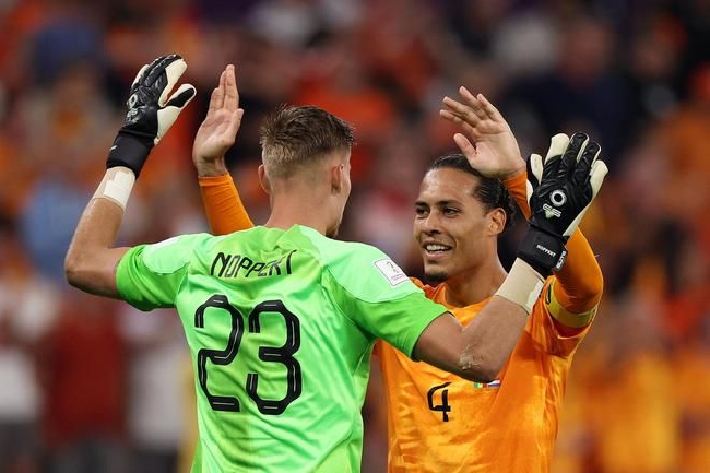 世界杯上上演首秀！荷兰巨人门将多次神扑获最高分