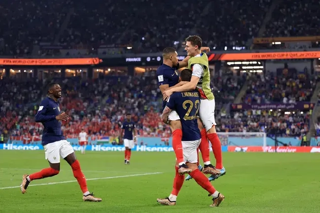 世界杯-姆巴佩梅开二度 法国2-1力擒丹麦提前出线！