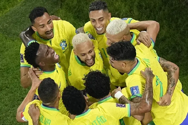 巴西庆祝进球