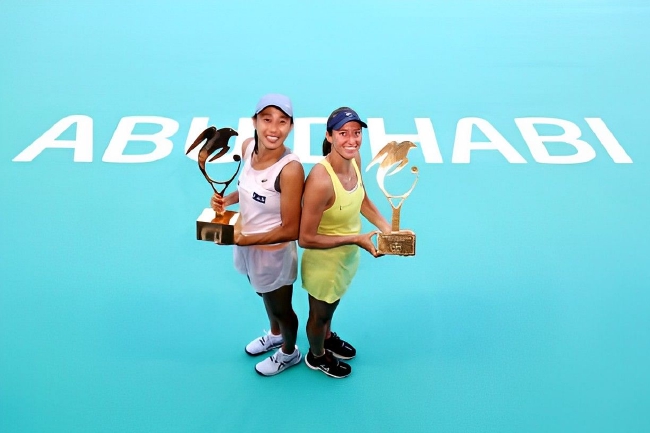 張帥組合在WTA500阿布扎比站女雙決賽中逆轉捧杯