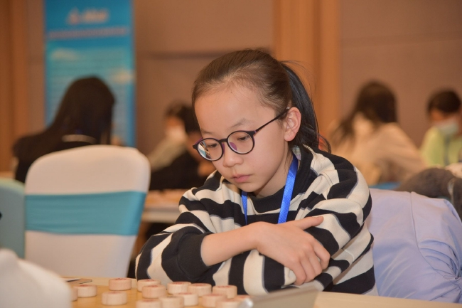 人小将潘睿棋也发达可以,8轮后积11分