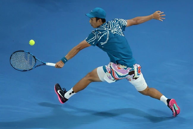 商竣程双抢七淘汰情景不俗的绵贯阳介挺进经验赛决胜轮