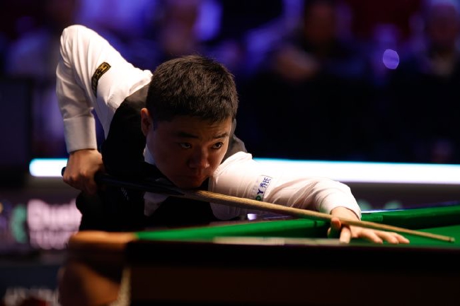 巡回锦标赛丁俊晖连胜6局 丢赛点10-5胜艾伦进4强_台球_新浪竞技风暴