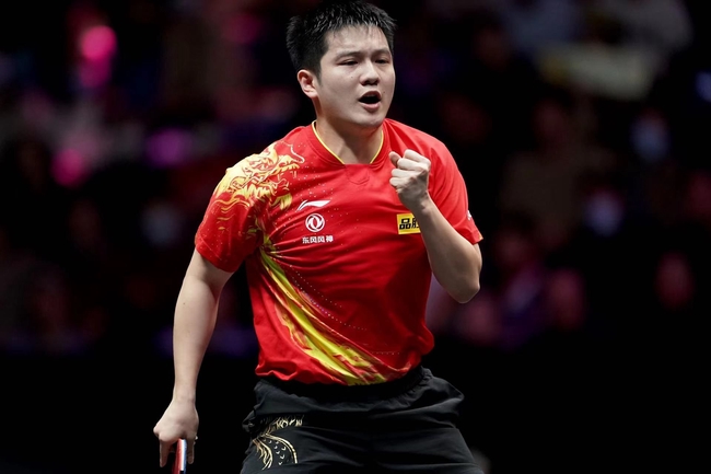 WTT新乡乒乓球冠军赛次日中国队全胜 樊振东王楚钦均横扫晋级！