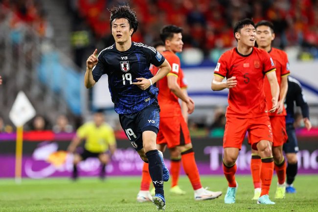 半场战报-小川航基、板仓滉破门 国足0-2日本