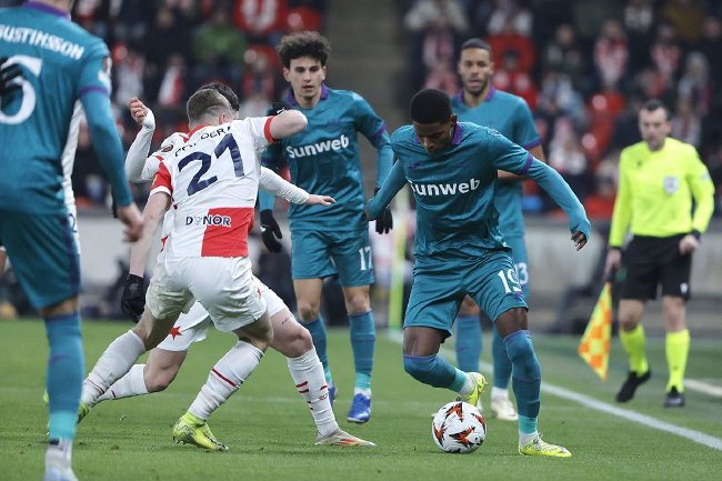 斯拉维亚主场输球爆7倍大冷