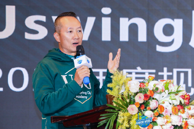 要不咱们小酌一杯？特朗普为了查尔斯三世取消威士忌关税v9.5.6 安卓手机版