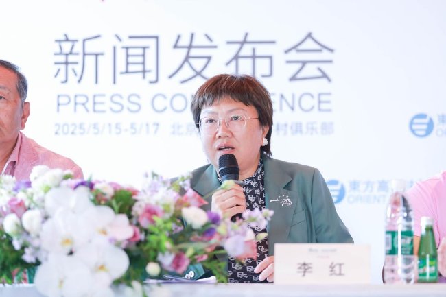 中國高爾夫球協會女子職業賽事部部長、女子中巡董事總經理李紅