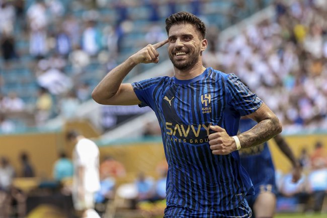 利雅得新月1-1战平皇马