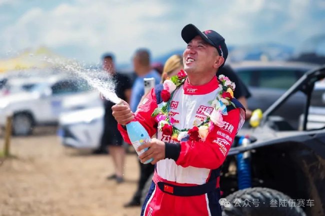 楊恩東奪得龐畢地專業組冠軍