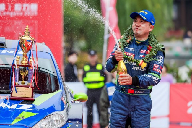 龙游拉力赛：雷登轮胎车队杨恩东斩获全场第九