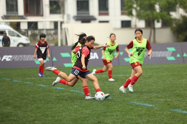 武磊助阵 西甲联盟助力青少年球员梦想启航