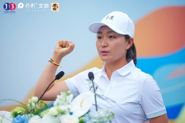 運動員代表杜墨含宣誓