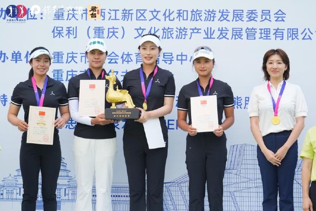 左至右：劉宇婕、紀鈺愛、隨響、何佳穎、周捷