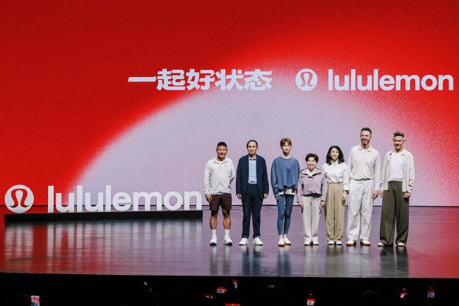 邓亚萍亮相lululemon“一起好状态”感受日