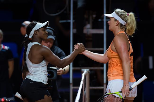 斯蒂芬斯不敌范德维格