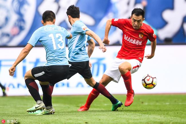 冯潇霆在比赛中